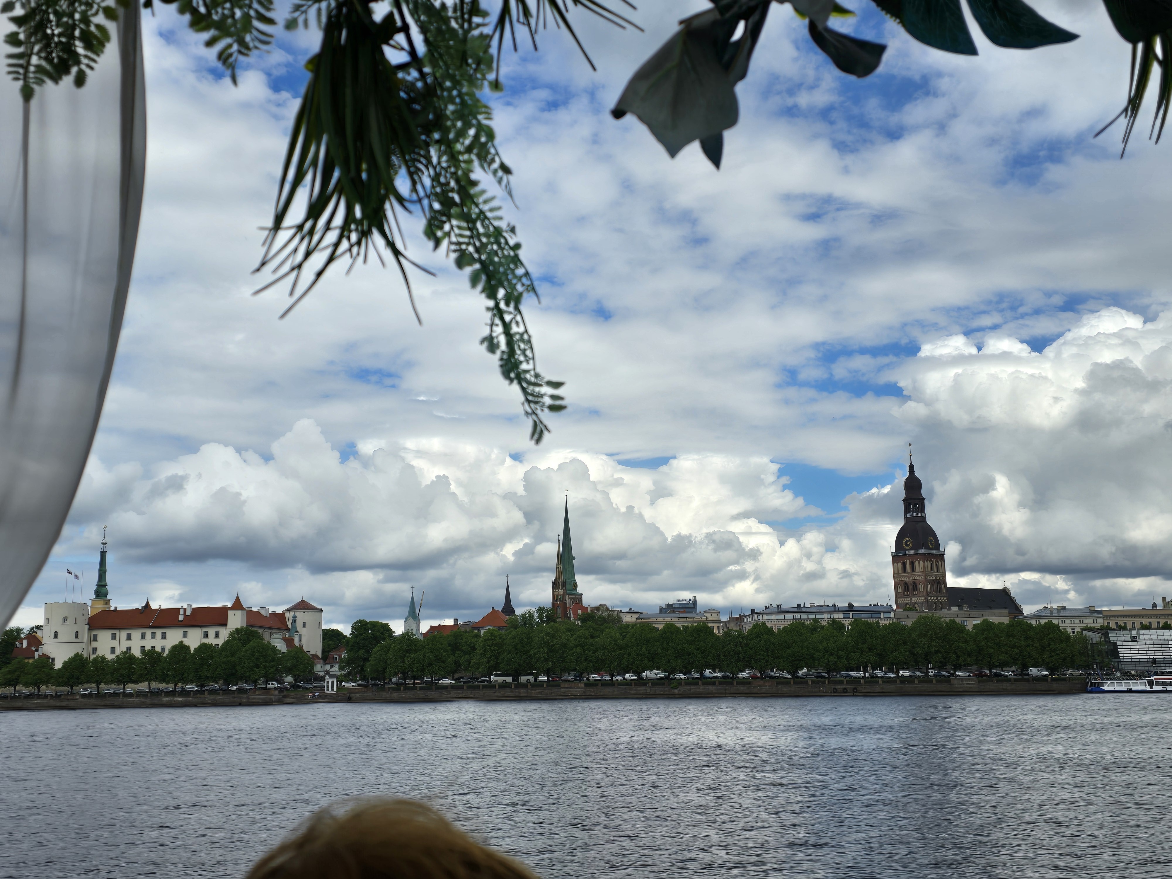Extra unbearbeitetes Bild von Bootsfahrt Riga...wollte es nicht schneiden, weil wunderbare Reisebegleitung, über die ich hinweg knipsen durfte