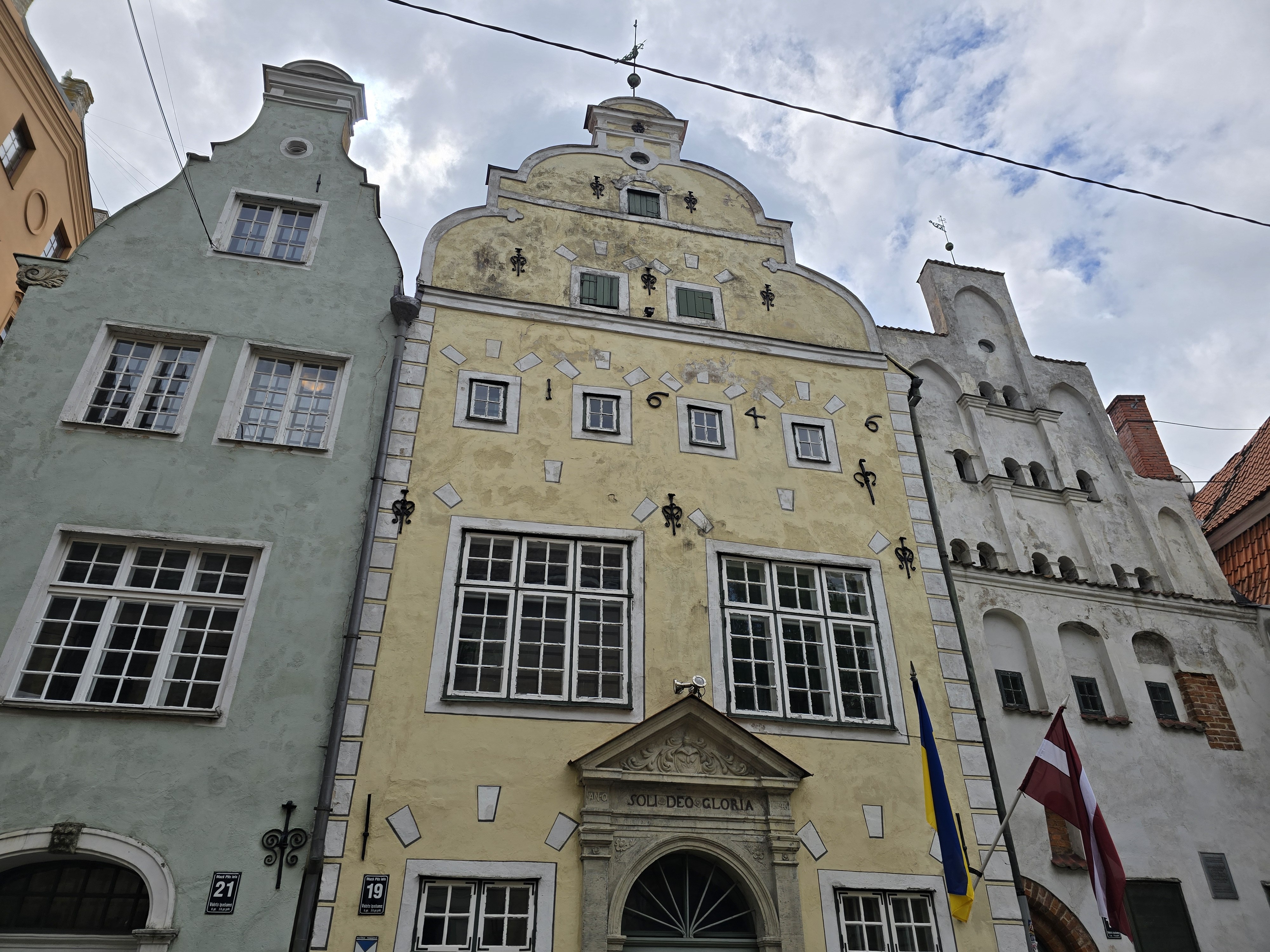 Drei Brüder in Riga